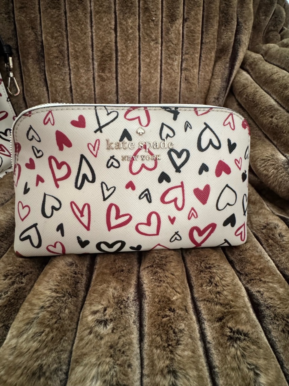 7 piece new kate spade White Multi Heart Print Tote & Accessory Set - Picture 3 of 10